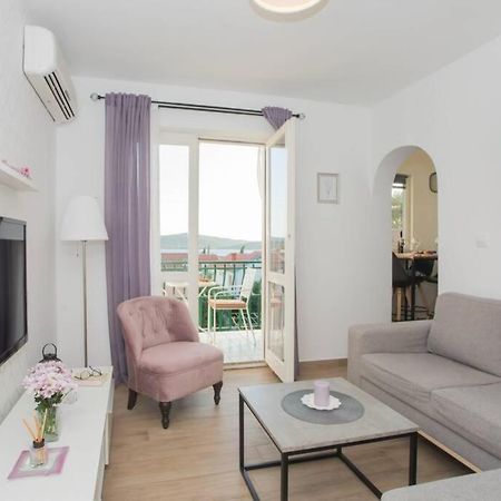 Dalma Residence Apartman Lavandella Zaboric Exterior photo